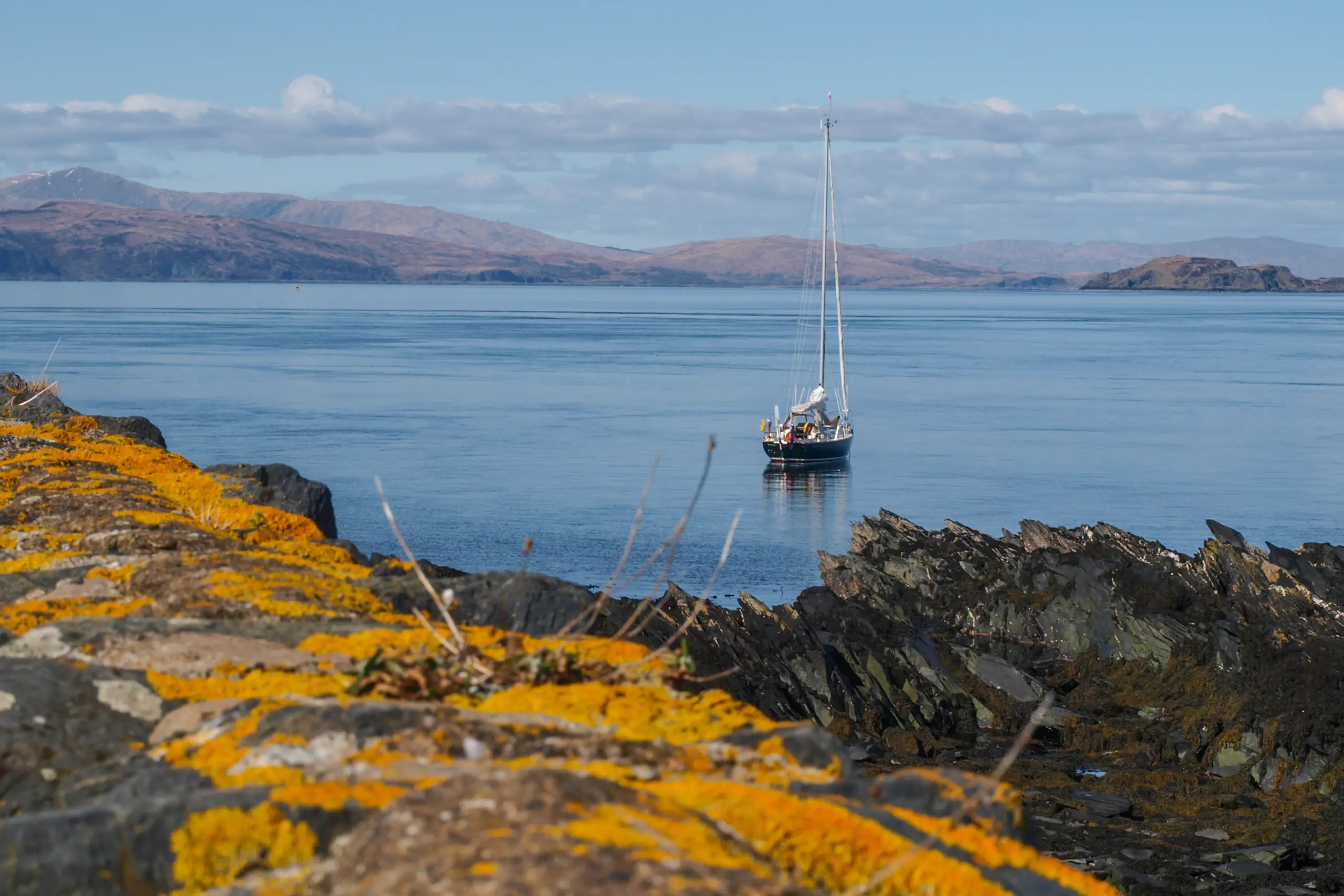 At anchor off the north end of Fladda