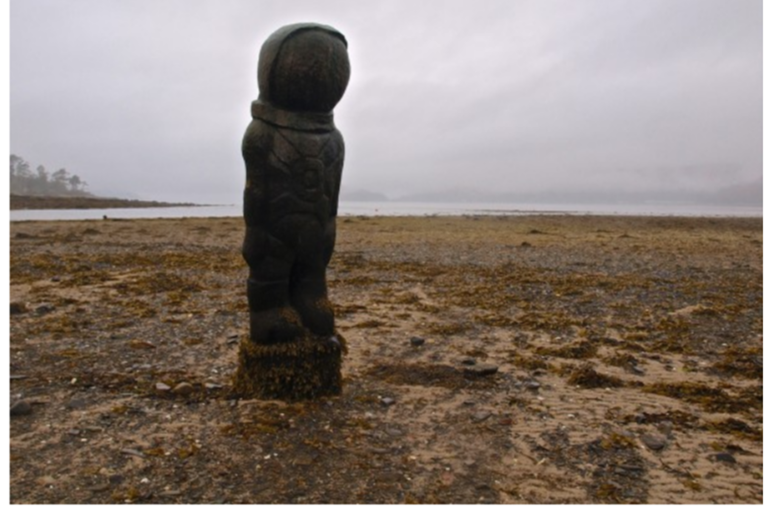 Another rather weird wooden sculpture, and still there gazing over the so-called longbeach