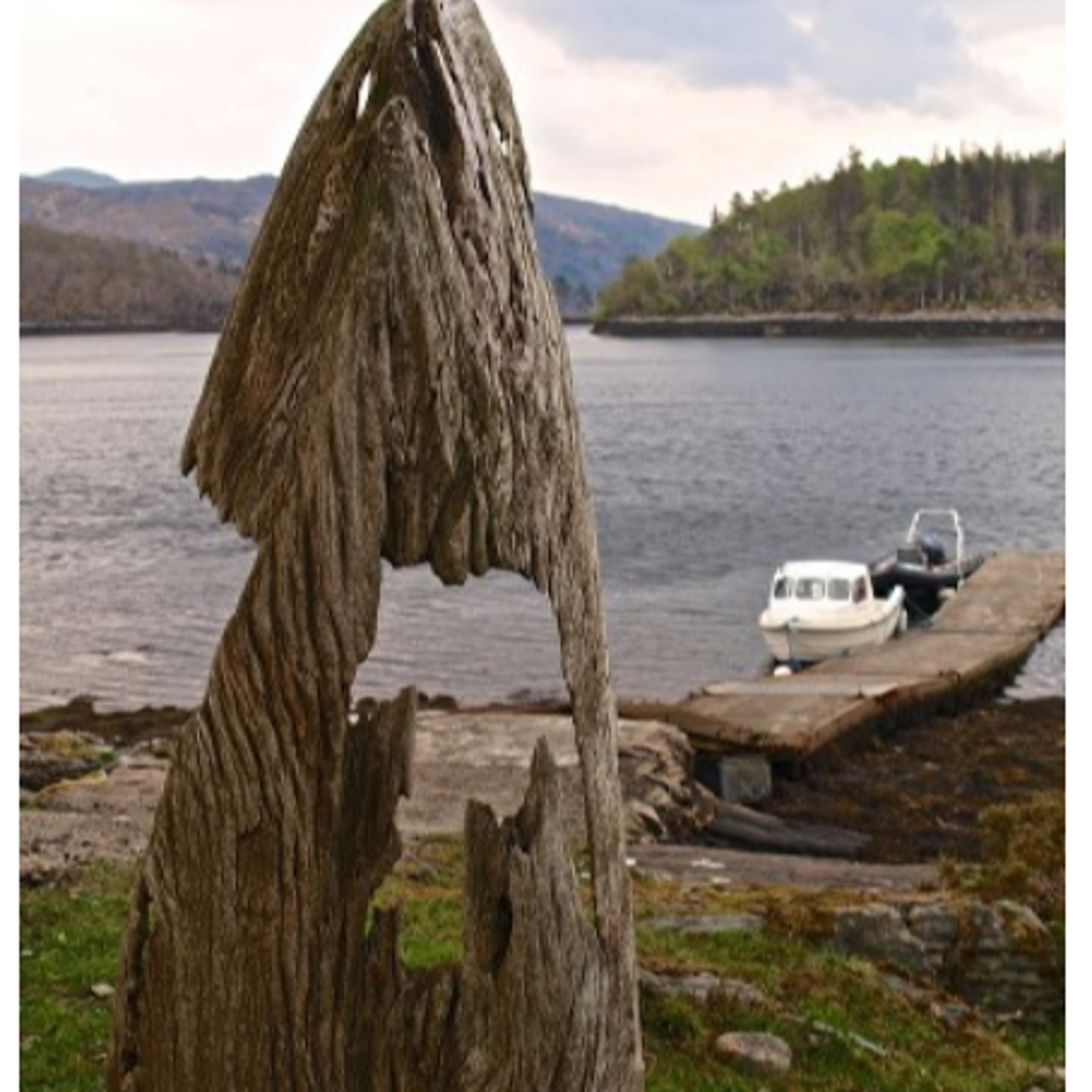 A rather temproary looking sculpture overlooking the pier on Shona